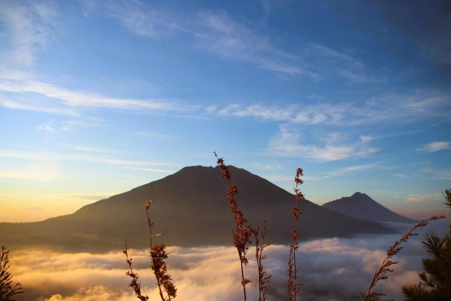 Ubud, Indonesia: Mount Batur Sunrise Hike & Natural Hot Spring